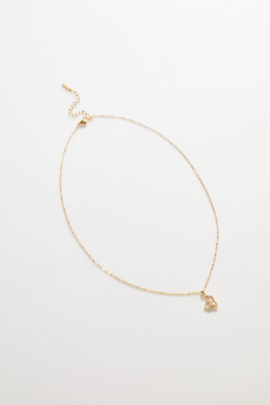 Gold-Plated Necklace with Pearls in Heart Shaped Shell Design for Women