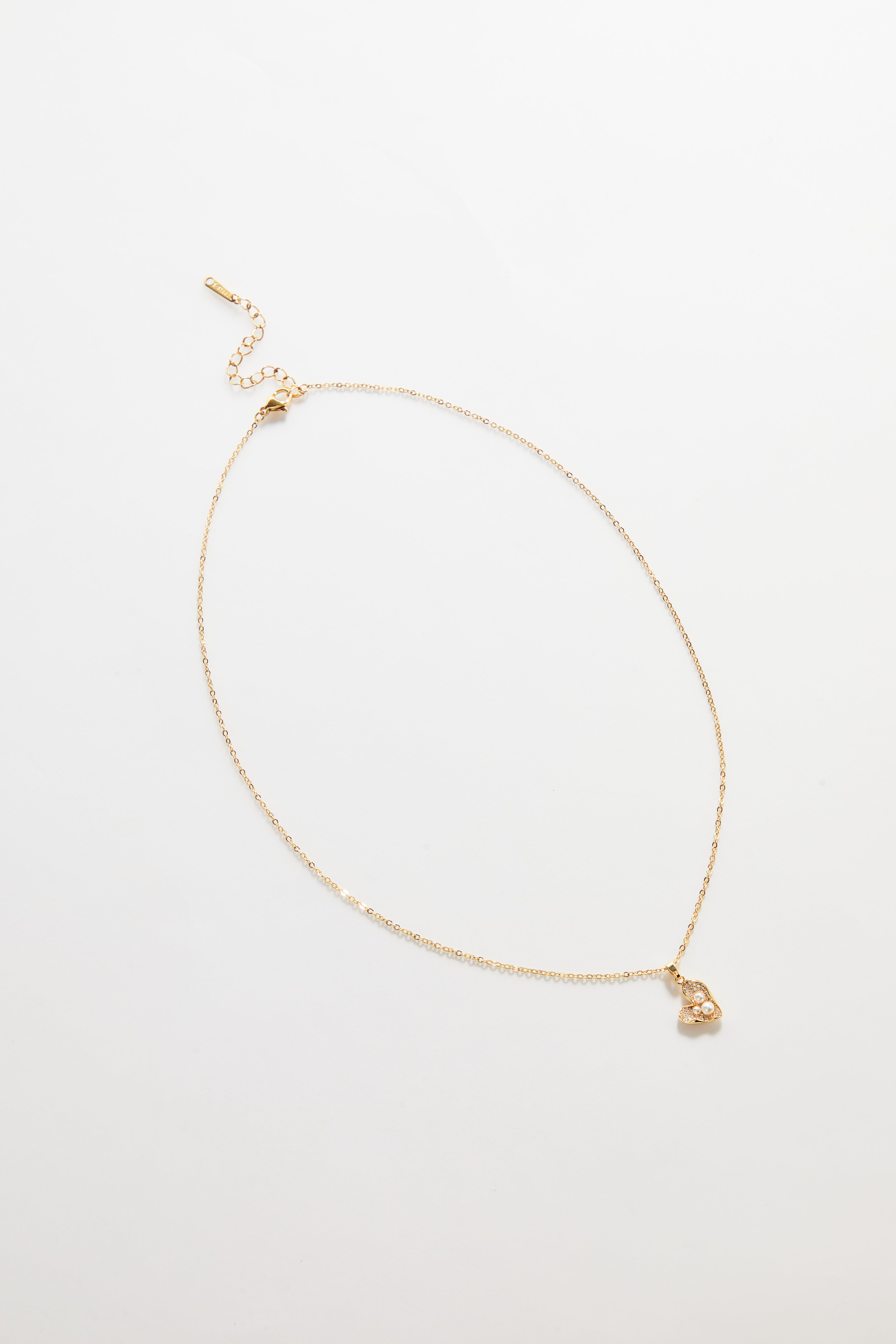 Gold-Plated Necklace with Pearls in Heart Shaped Shell Design for Women