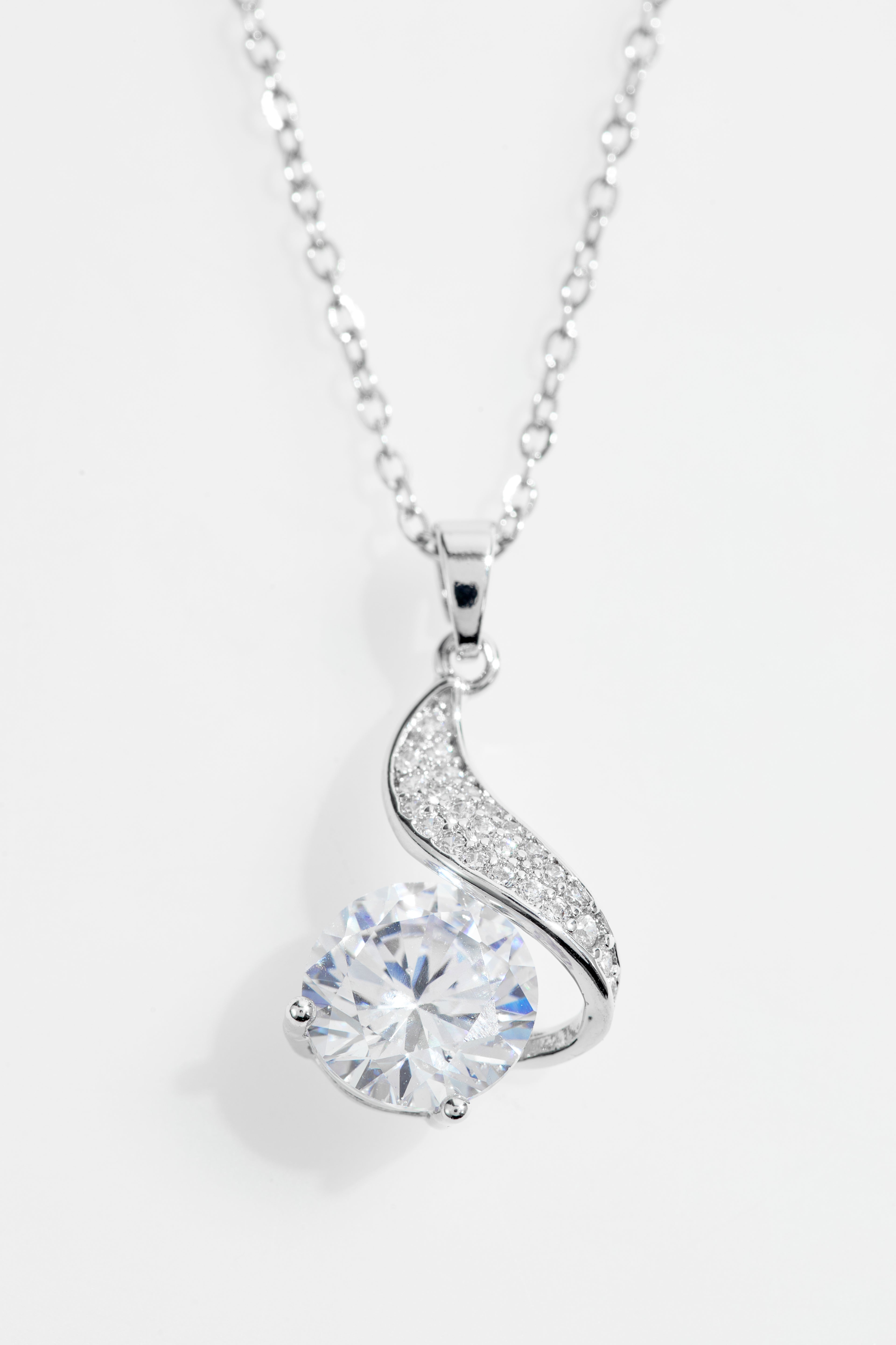 Silver-plated cubic zirconia pendant and earring set for Women