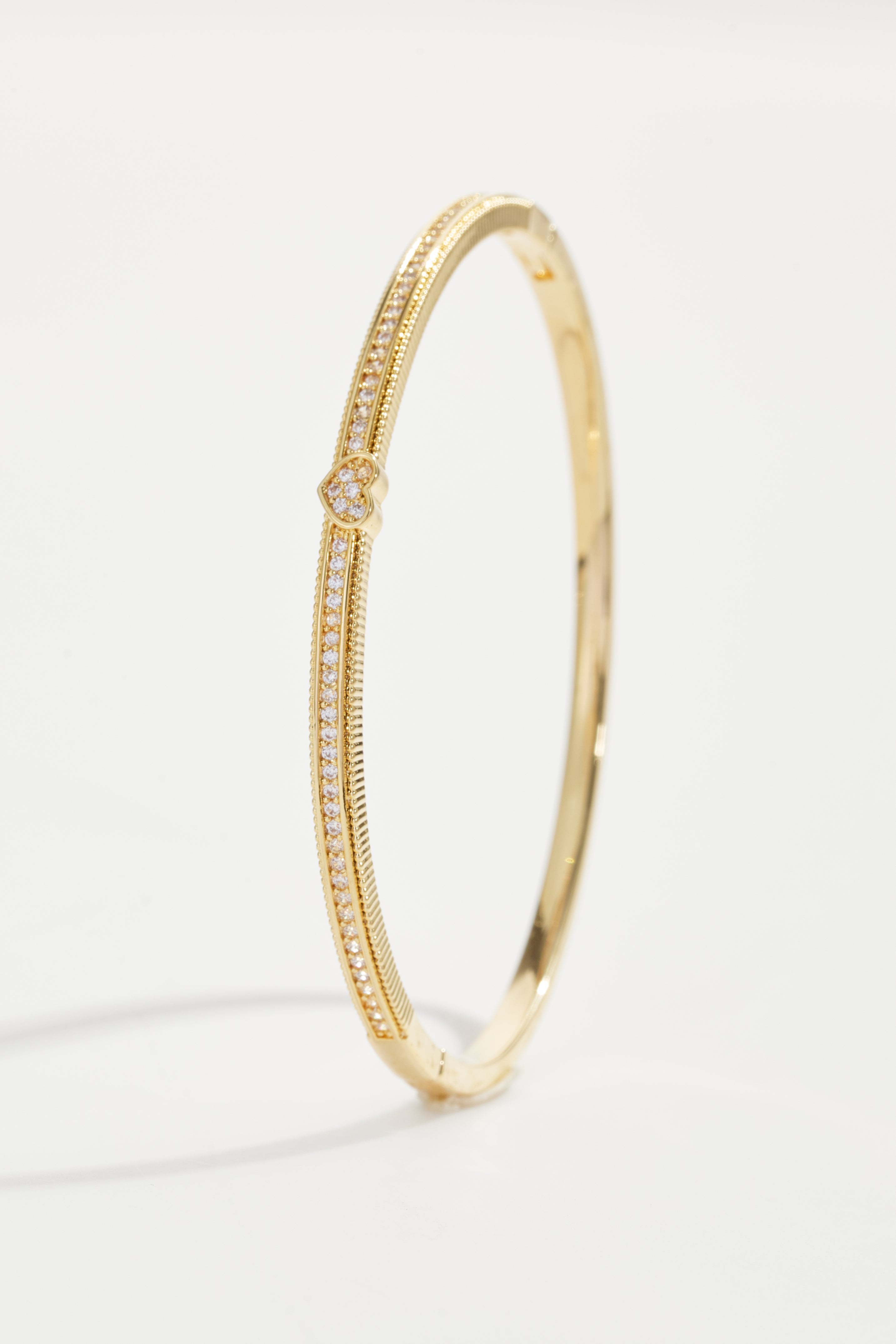 Gold-Plated Simple Small Heart Bangle Bracelet for Women