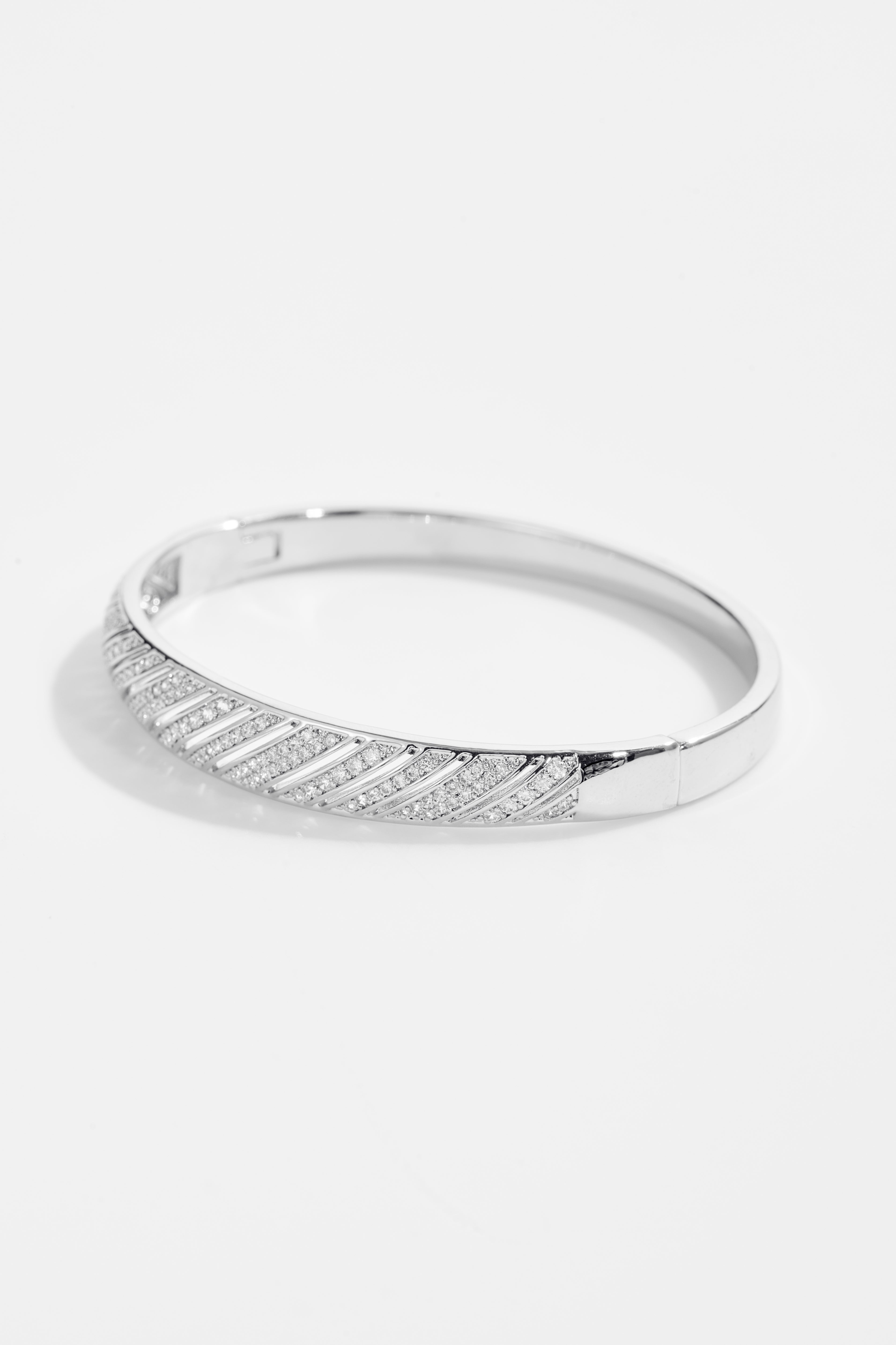 Silver-PlateD Unique pattern Design Bracelet for Women