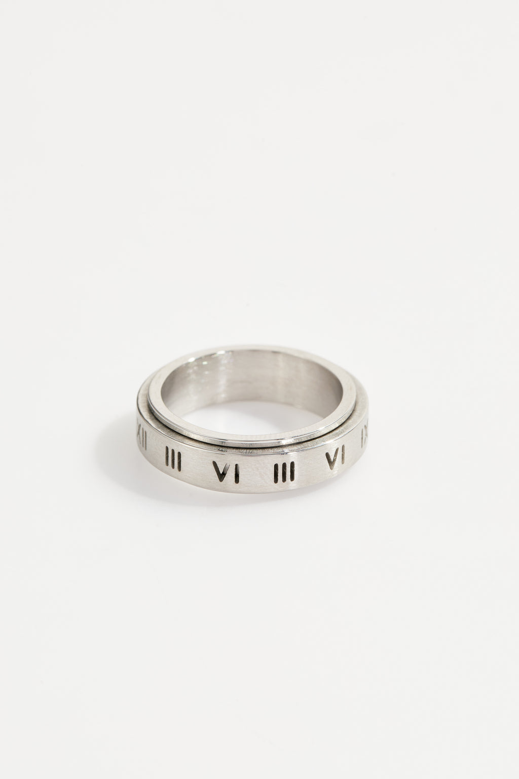 Silver ring for men with roman numerals