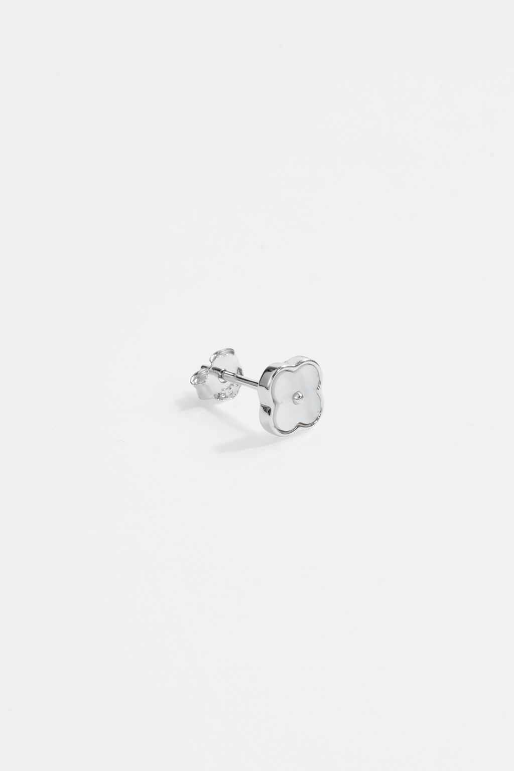 Silver-Plated Mother of Pearl Clover Stud Earring