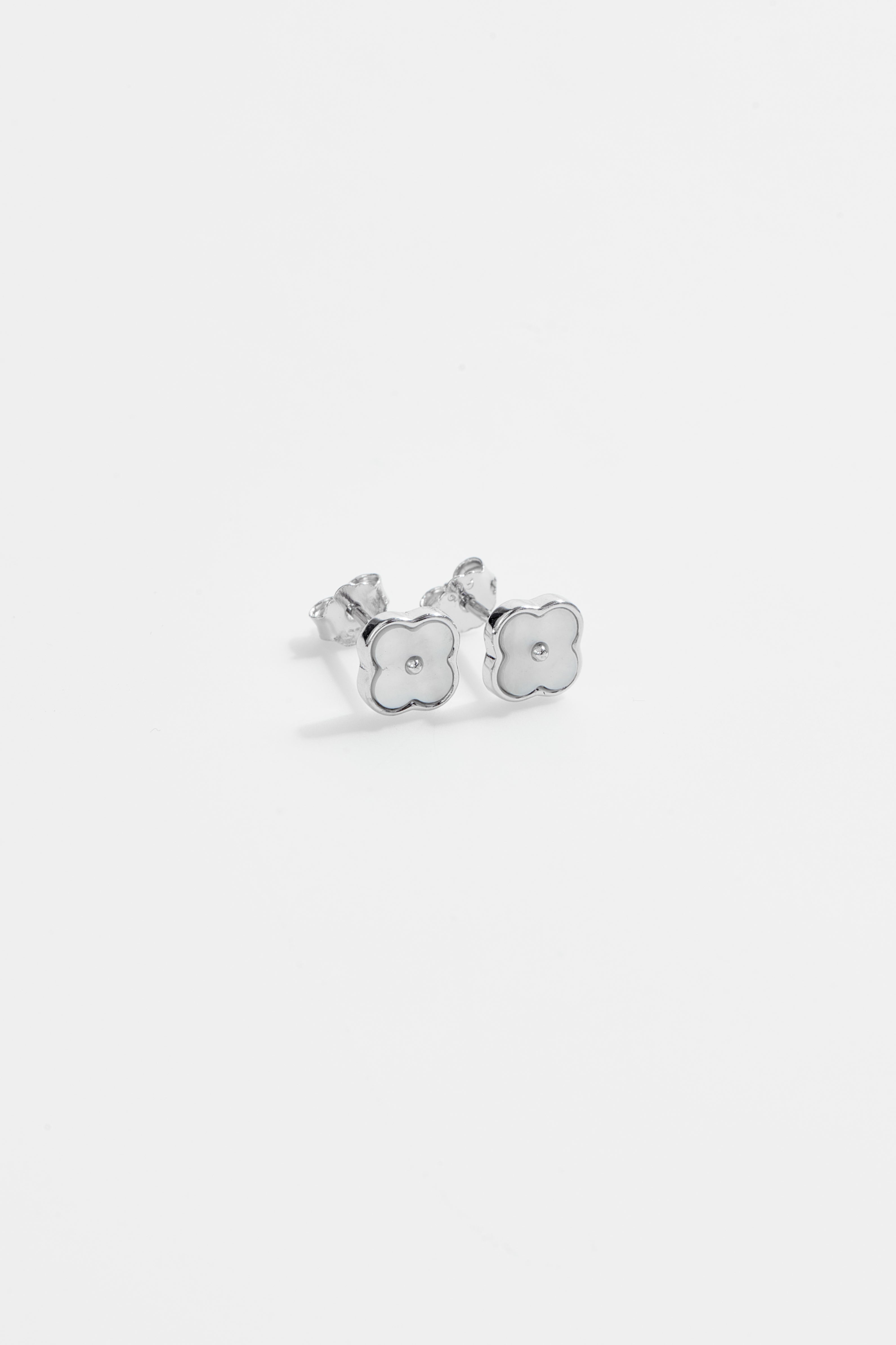 Silver-Plated Mother of Pearl Clover Stud Earring